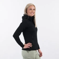 Bergans Women's Ulstein Wool Hood Jacket - Wollen Vest 13 Bergans Women's Ulstein Wool Hood Jacket - Wollen Vest -Winterkleding Winkel bergans womens ulstein wool hood jacket wollen vest detail 4